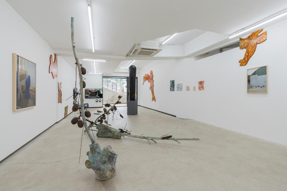 기괴하고도 고결한_3.jpg