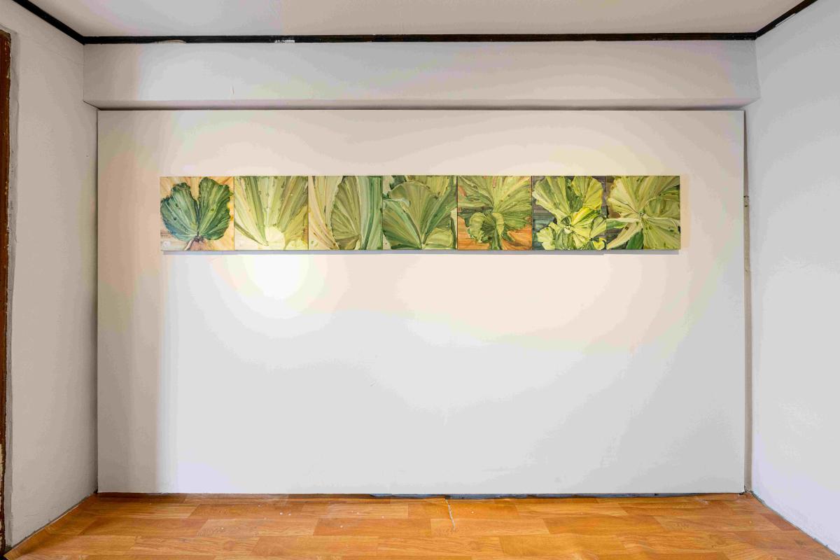 원나래, [박쥐란 셀피] 시리즈 전시전경 사진 촬영 정비소.jpg